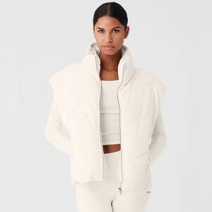ALO Yoga ribbed velour mountain side puffer vest
